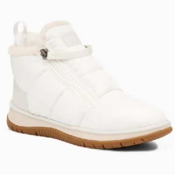 UGG Shoes - UGG  Lakesider Zip Puff White Waterproof Sneakers Winter Boots Size 8.5